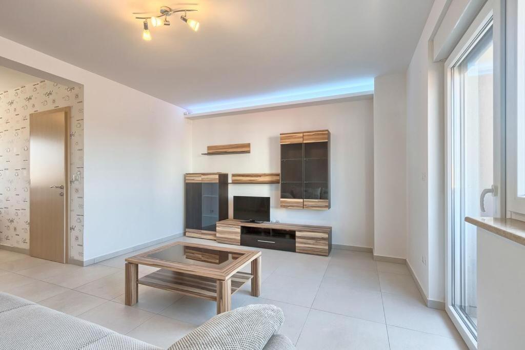 Lovely Fazana Apartments 400M From The Sea المظهر الخارجي الصورة